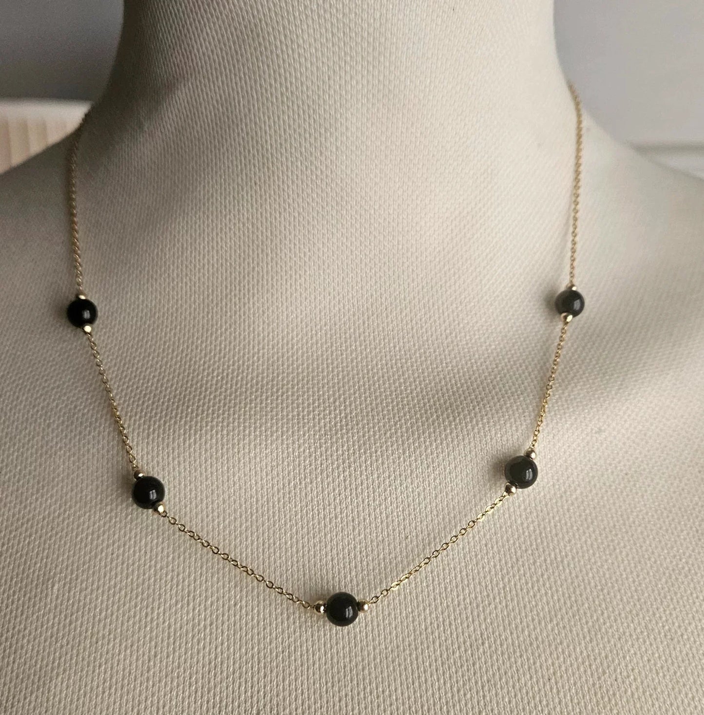 Girocollo cinque agata nera
