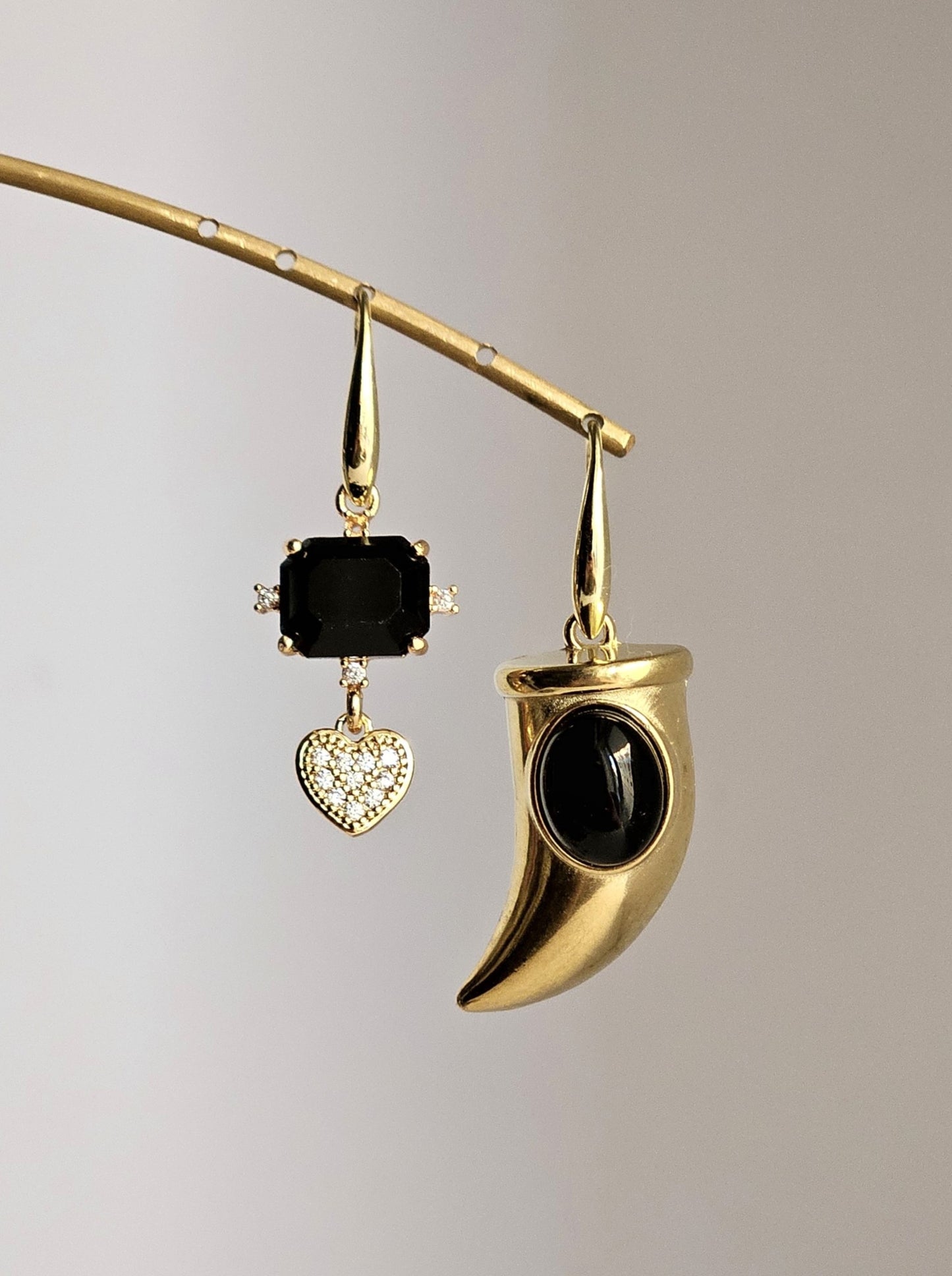 Orecchini corno acciaio e strass