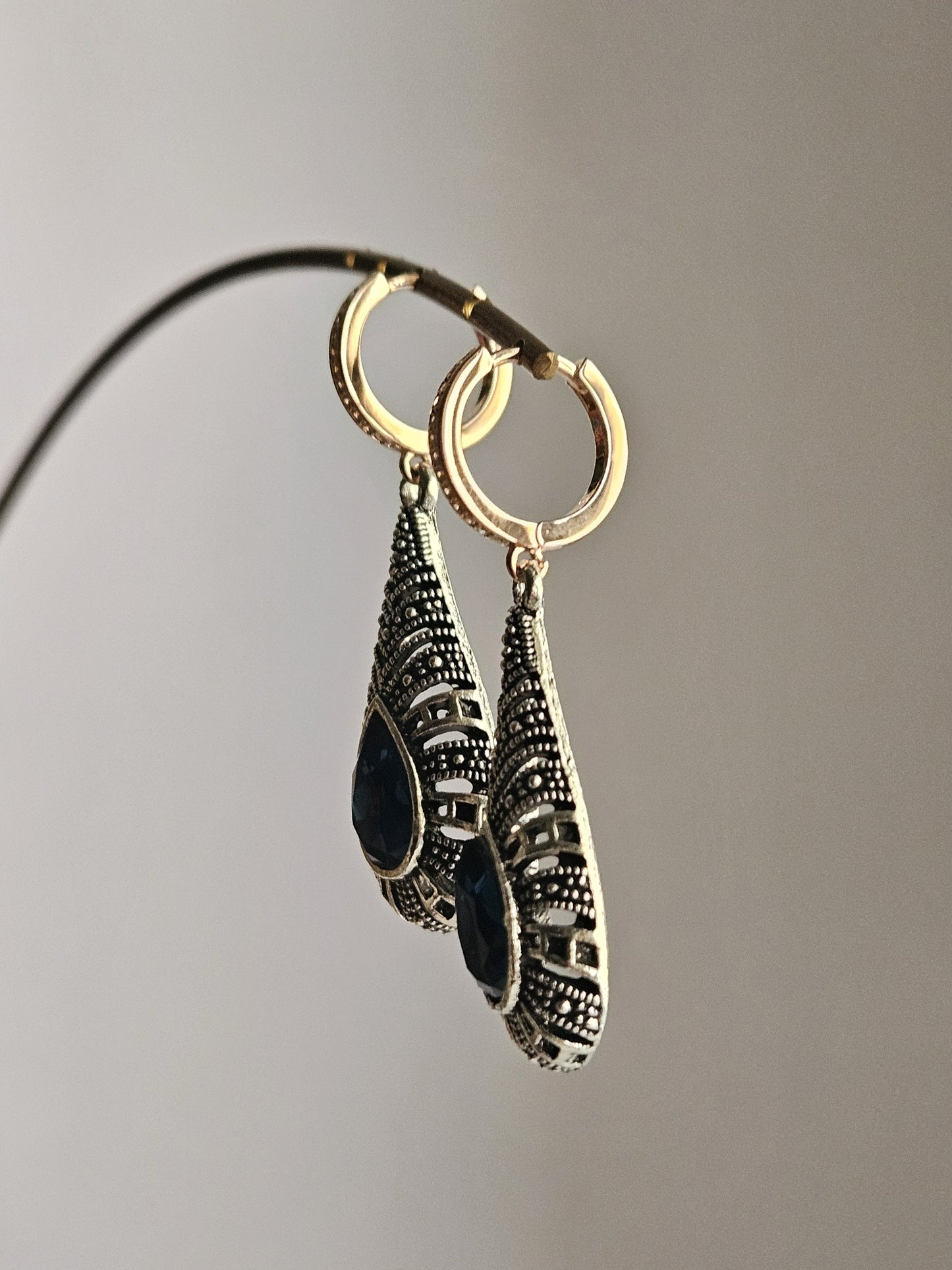 Orecchini goccia berbera e ottanio