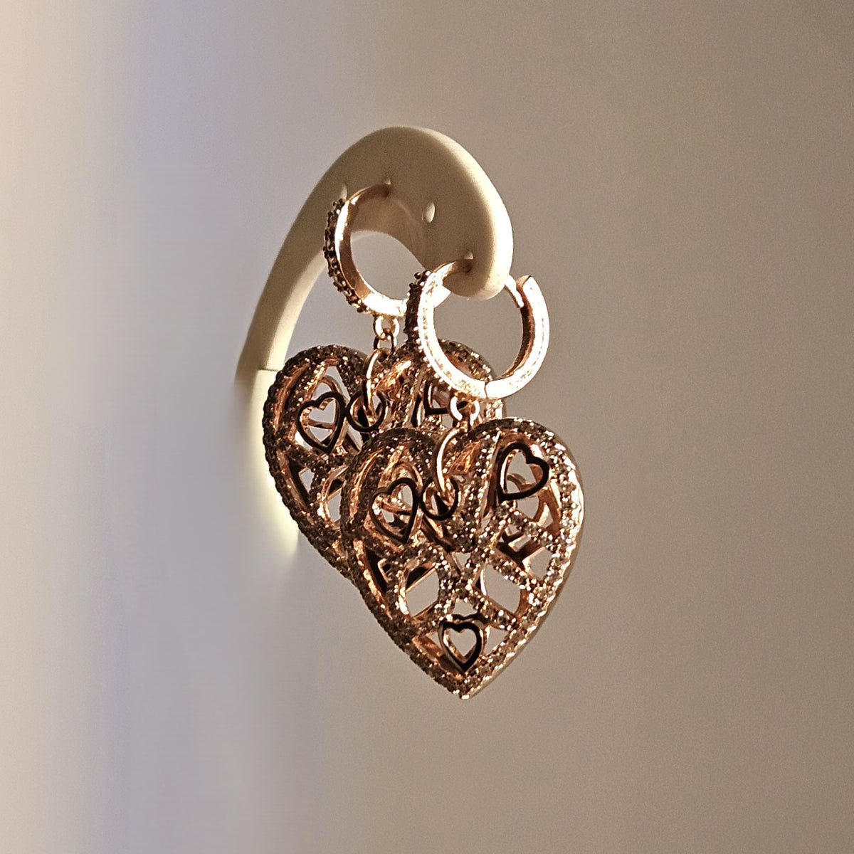 Orecchini cuore LOVE strass