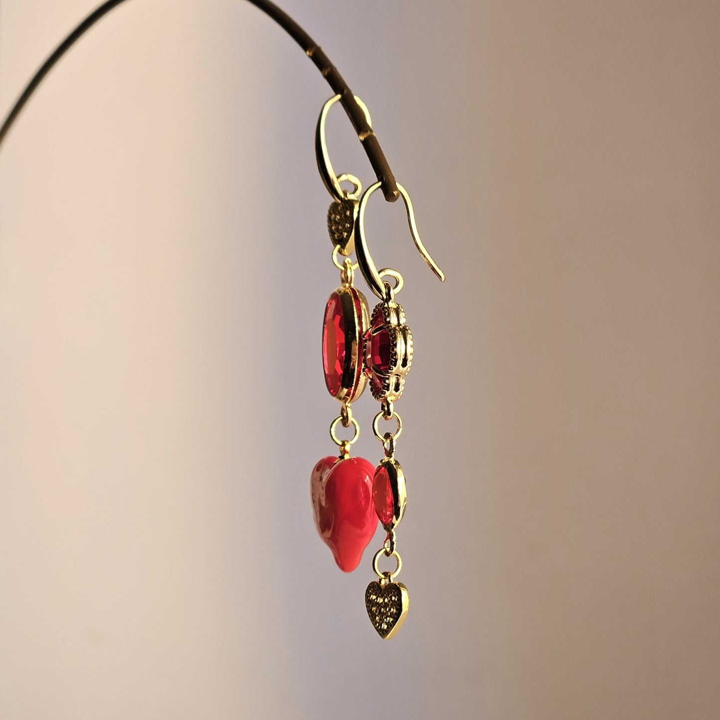 Orecchini rosso di cuore e strass