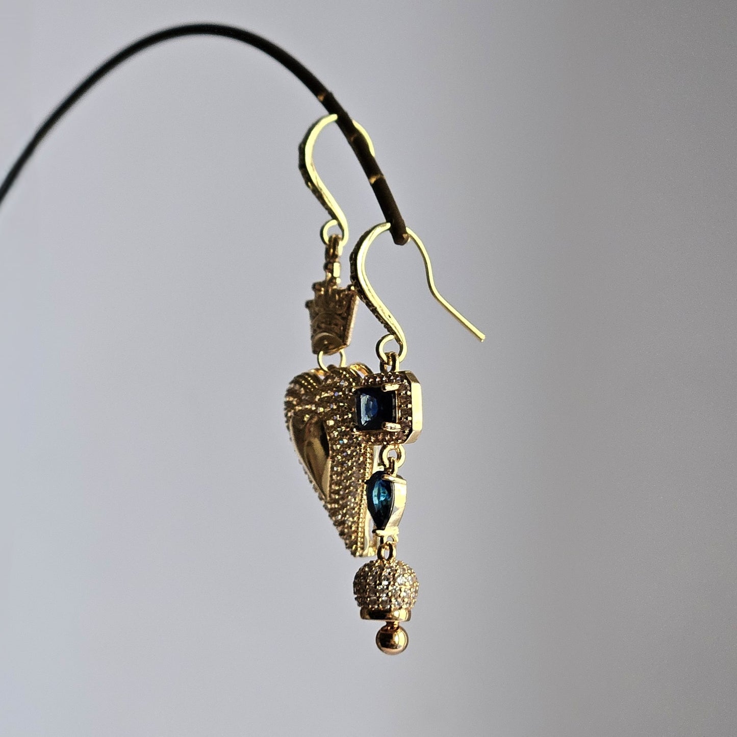 Orecchini cuore grande strass corona e bell