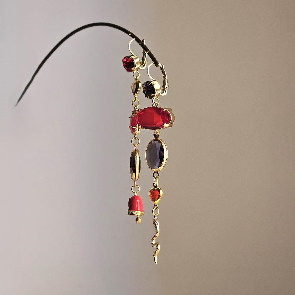 Orecchini Zehra rosso e viola - con monachelle -
