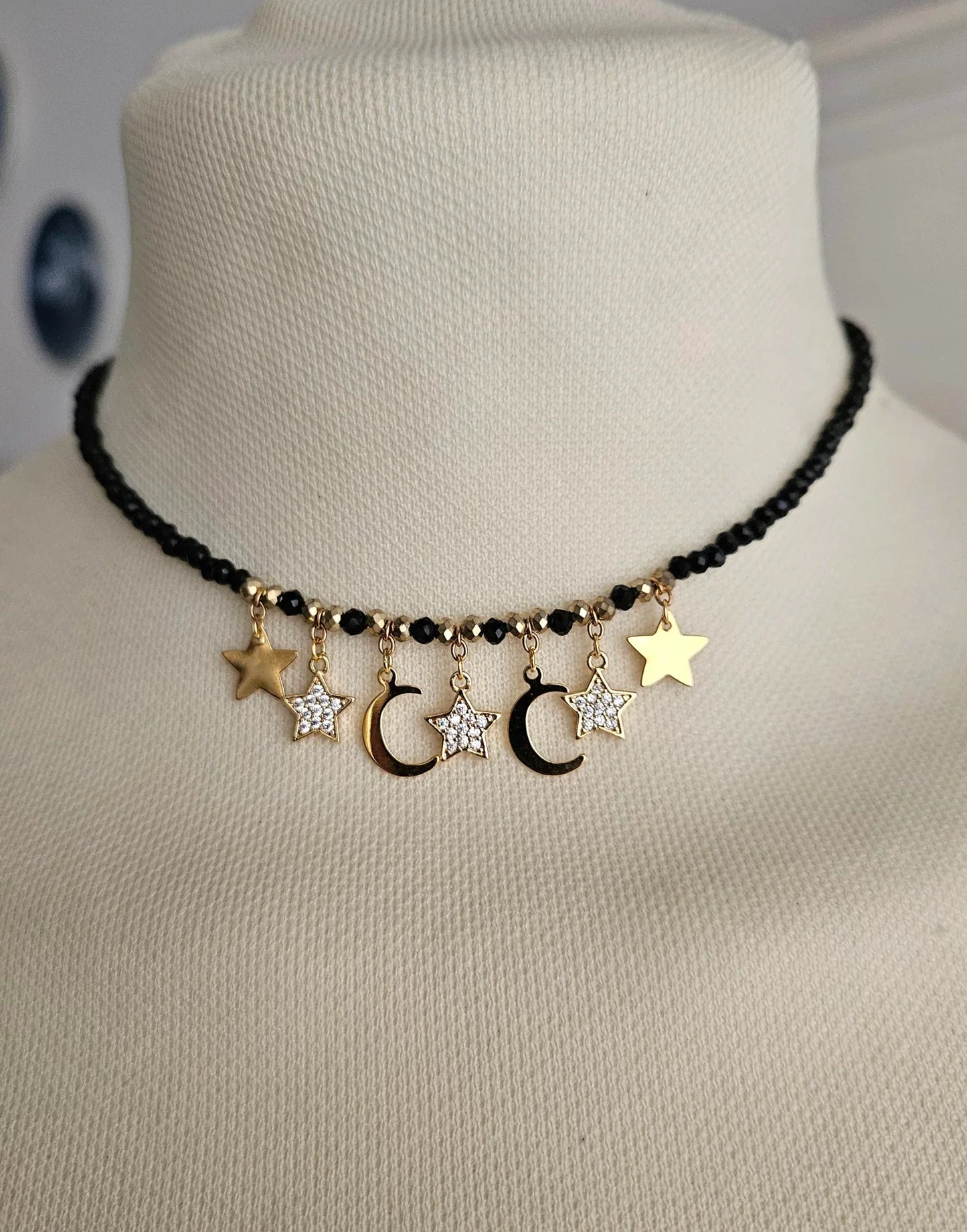 Choker sette charms pietre nere