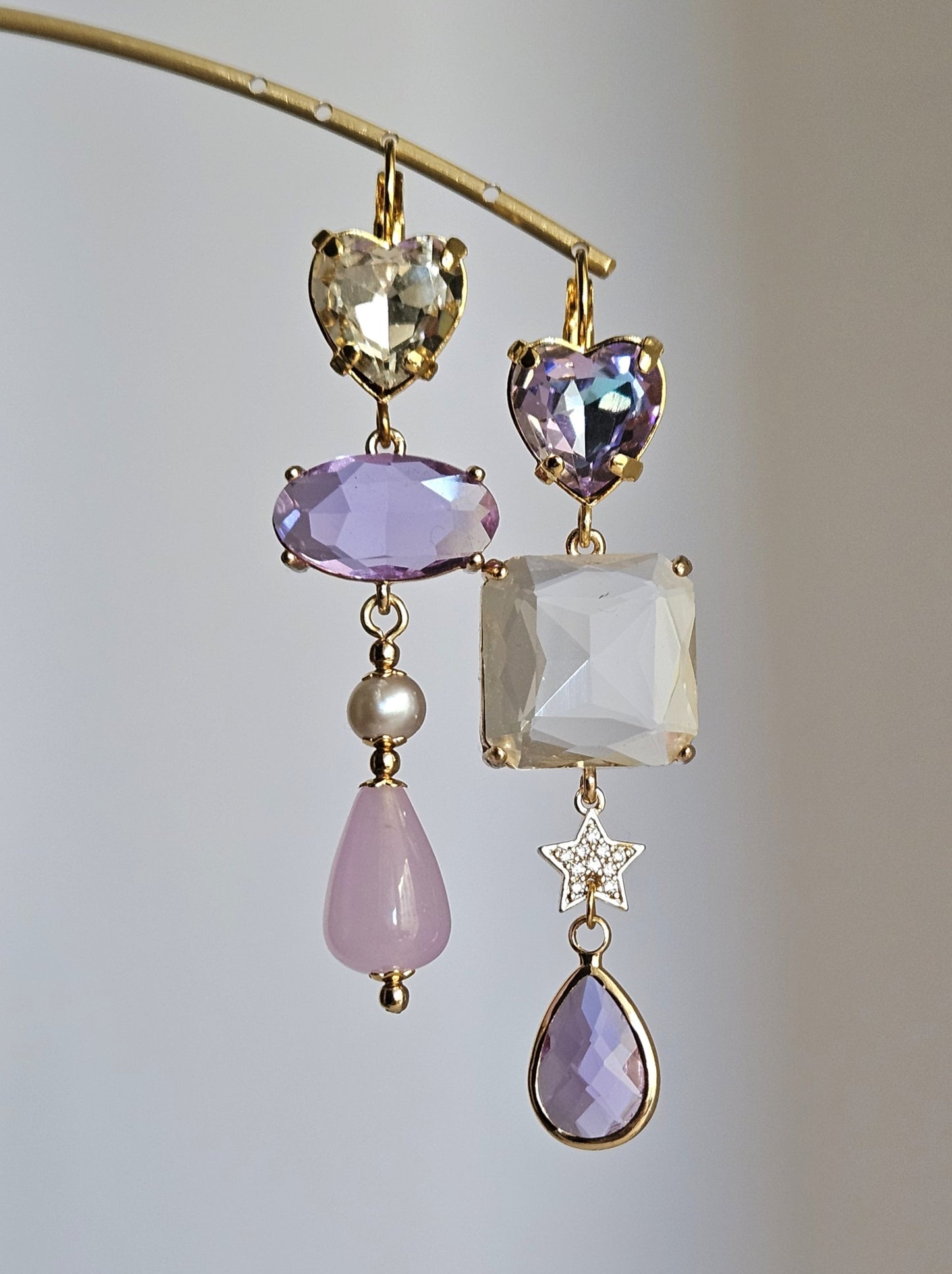Orecchini cuori strass glicine e trasparente