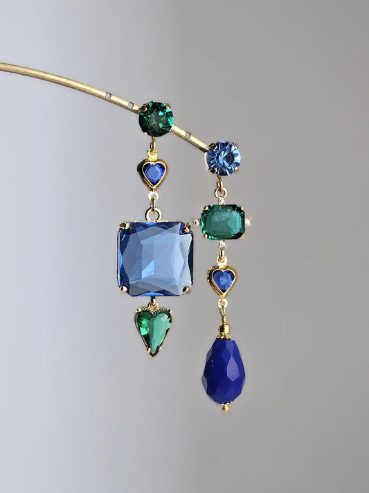 Orecchini smeraldo e blu di cuore