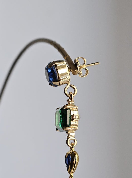 Orecchini smeraldo e blu di cuore