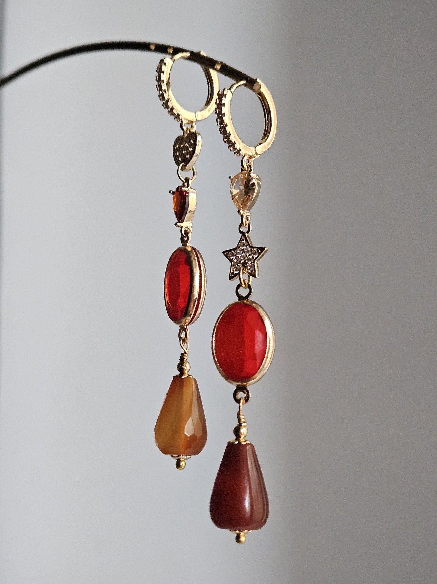 Orecchini strass in rosso e caramello