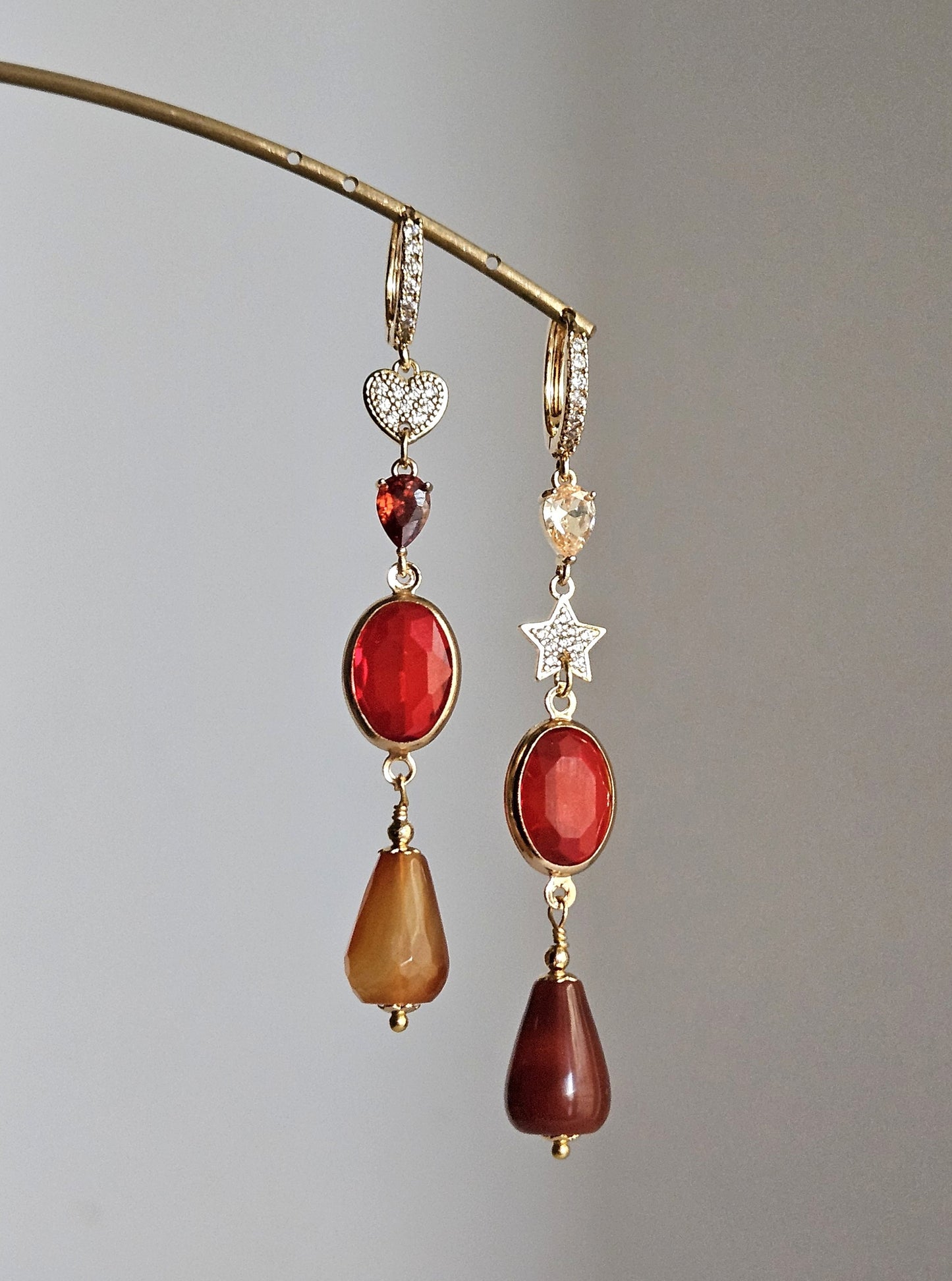 Orecchini strass in rosso e caramello