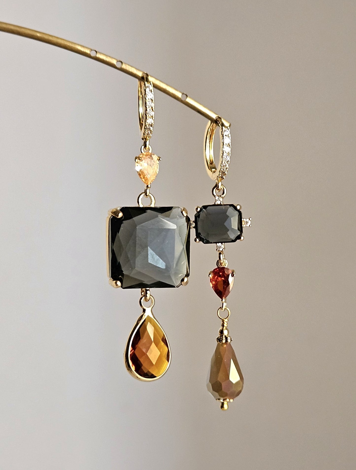 Orecchini strass fumo e caramello