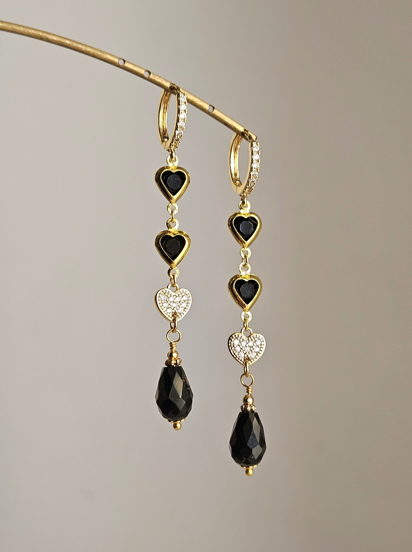 Orecchini cuoricini strass neri