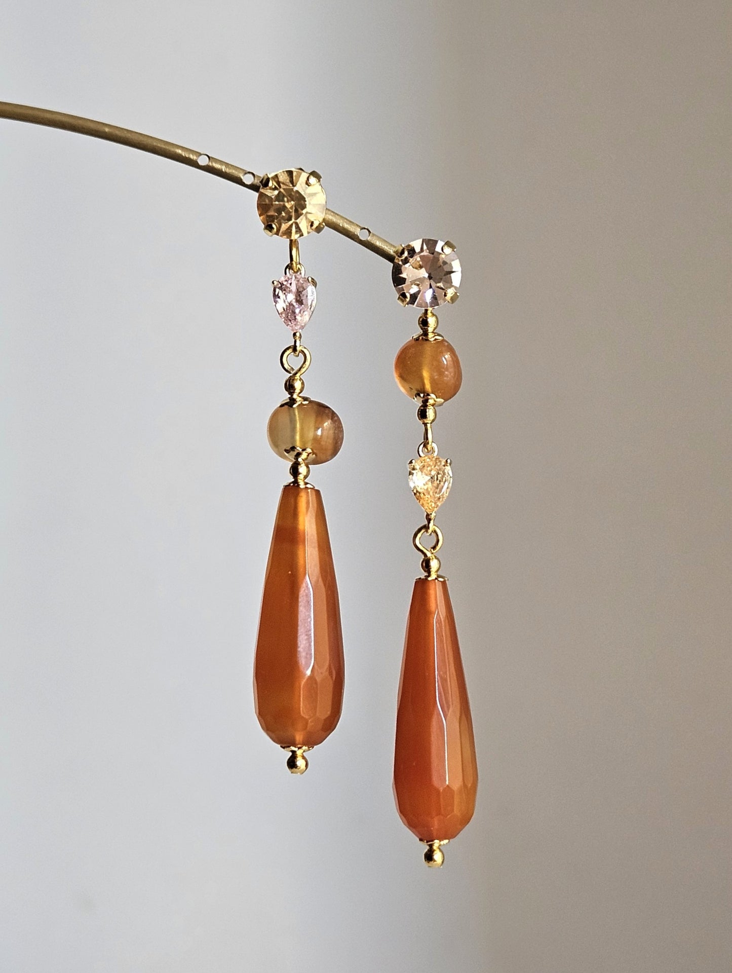 Orecchini miele peonia e oro