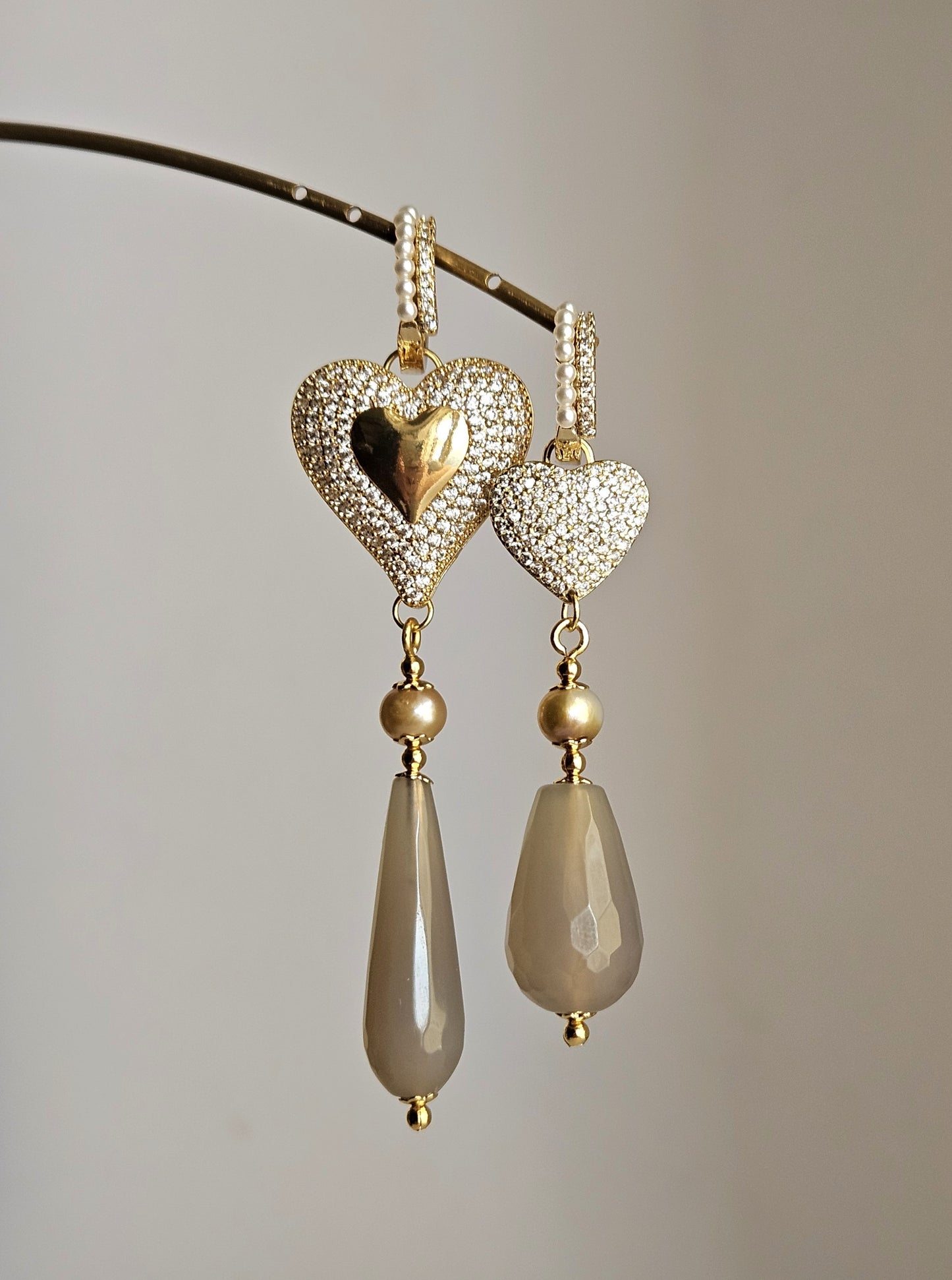 Orecchini cuori strass e agata fango