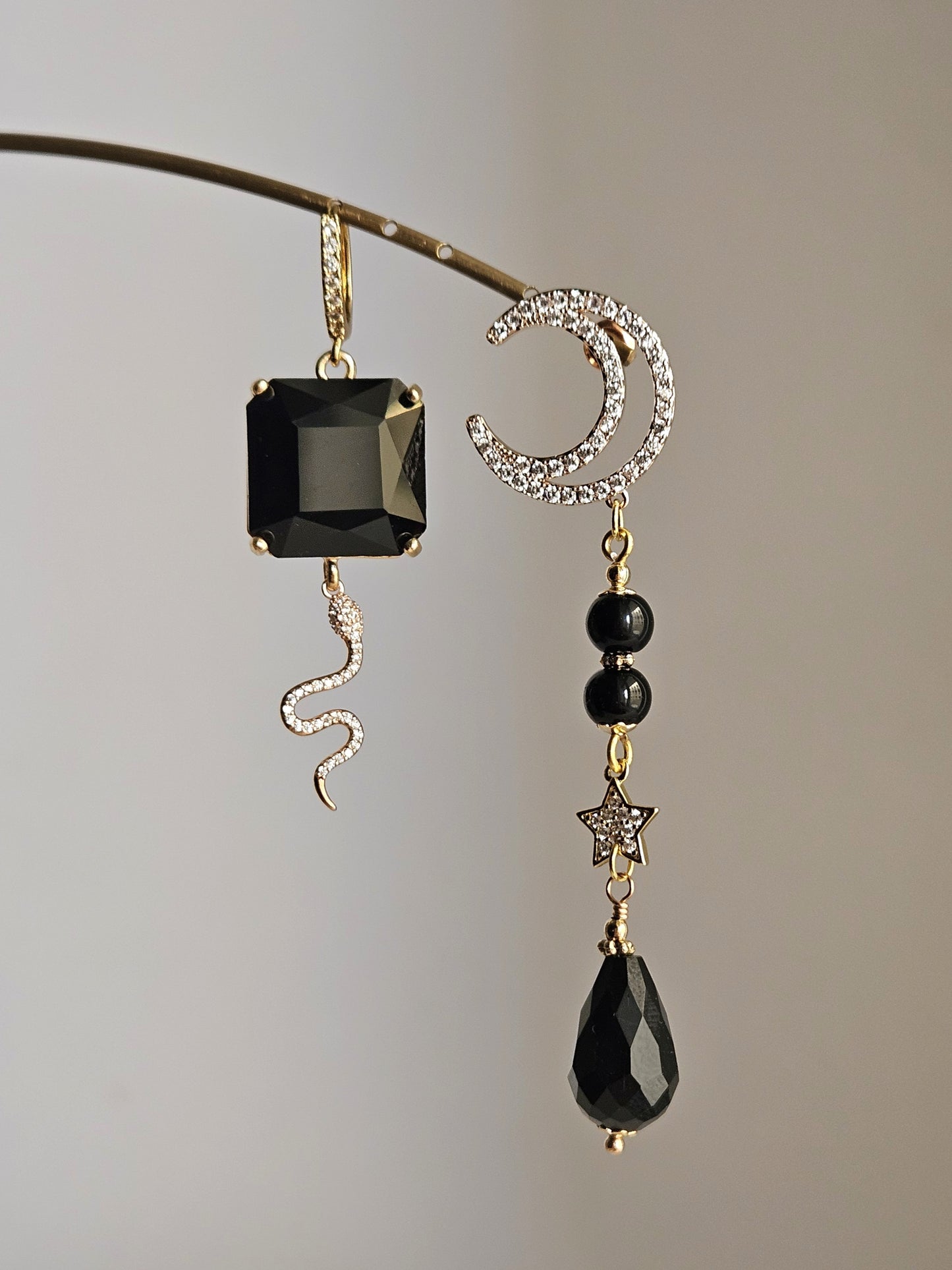 Orecchini nero luna e snake