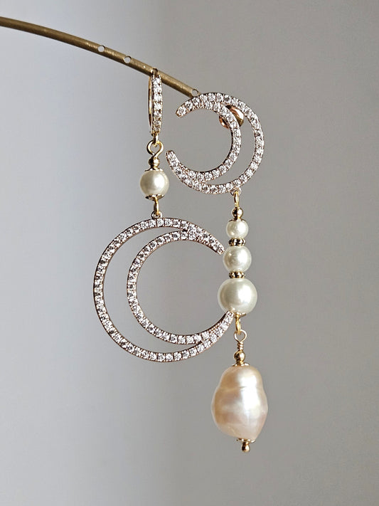 Orecchini lune strass e perle