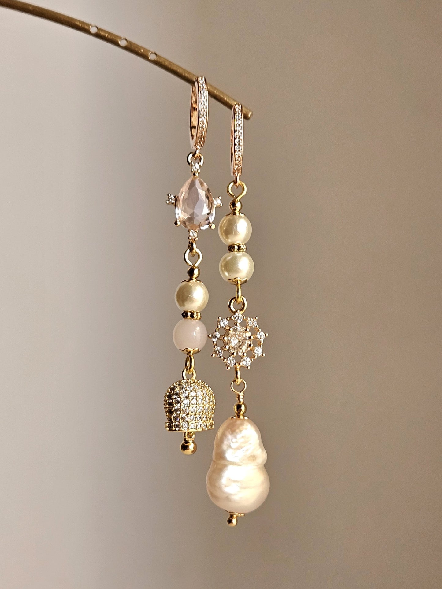 Orecchini bell strass e perle