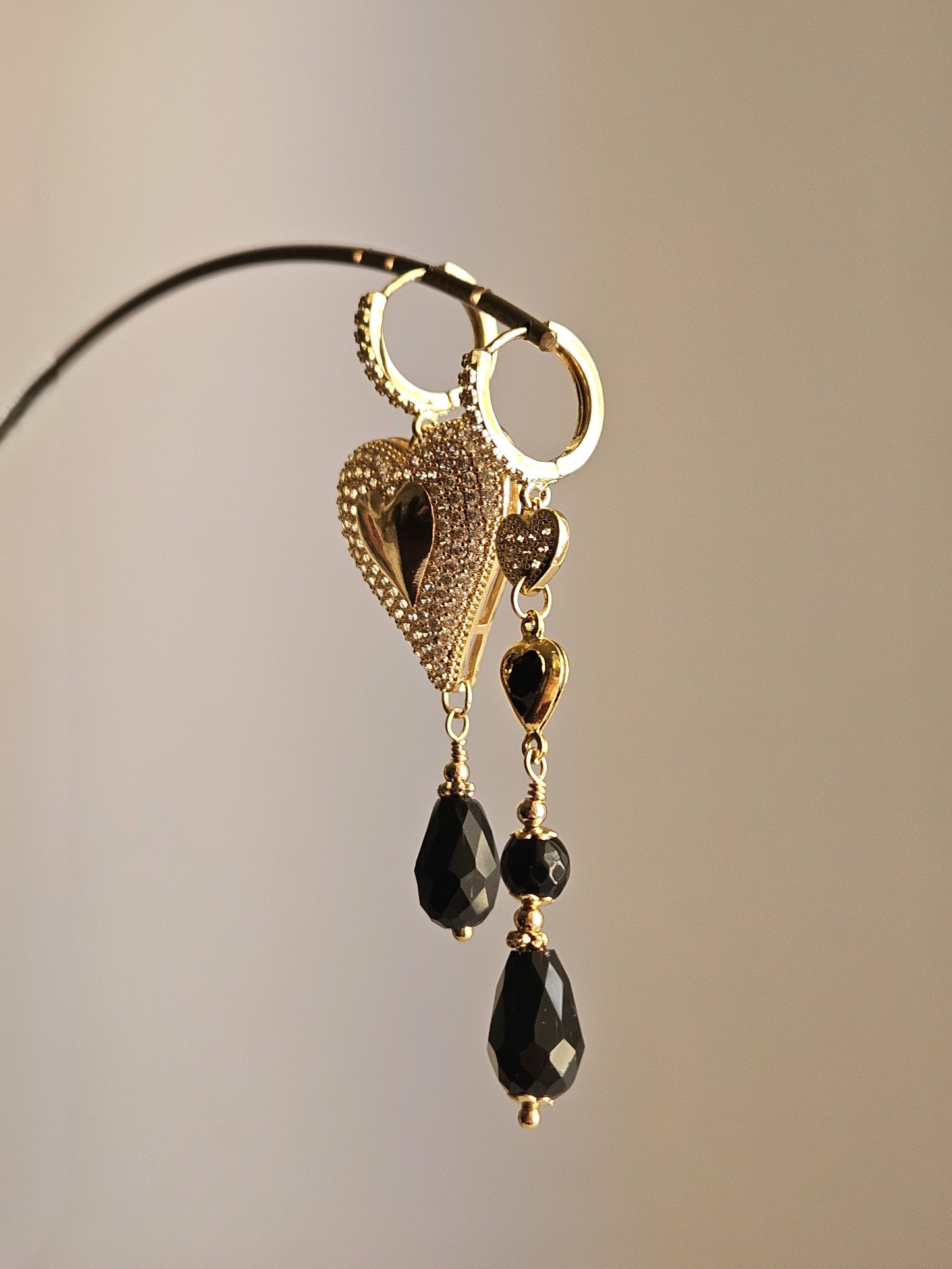 Orecchini cuore a cuore nero