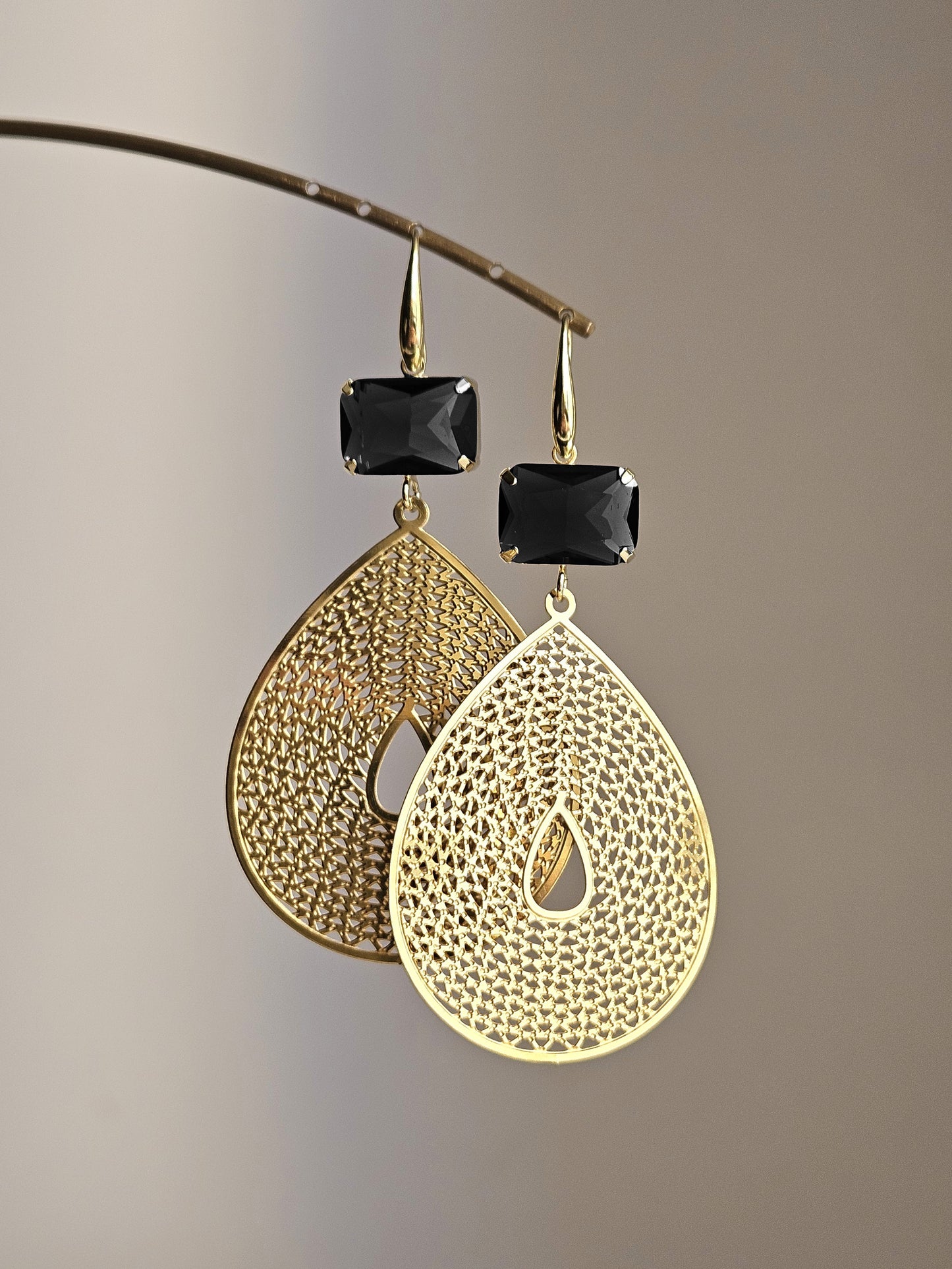 Orecchini gocce e strass nero - Contemporanea -