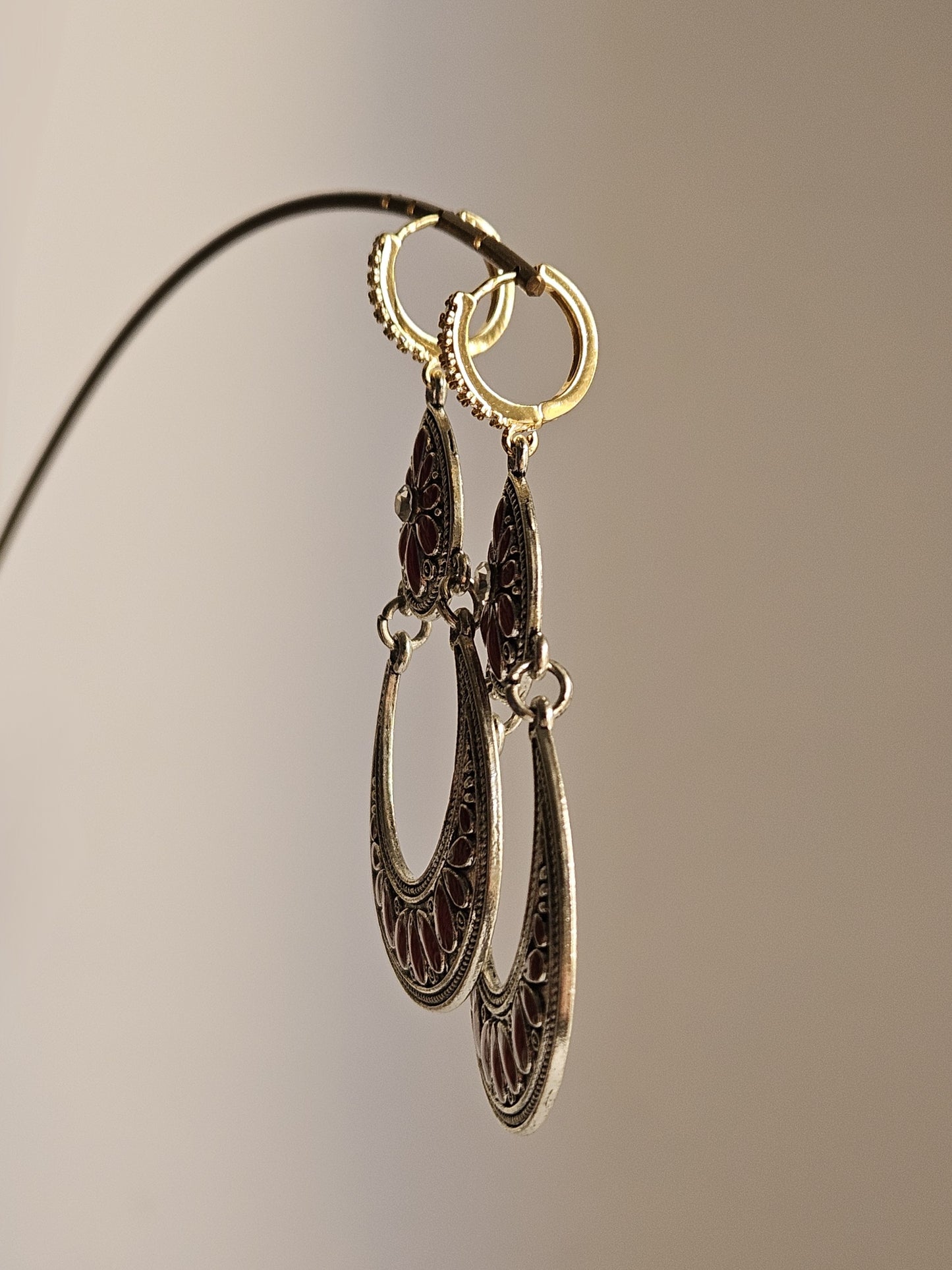 Orecchini goccia berbera e bordeaux