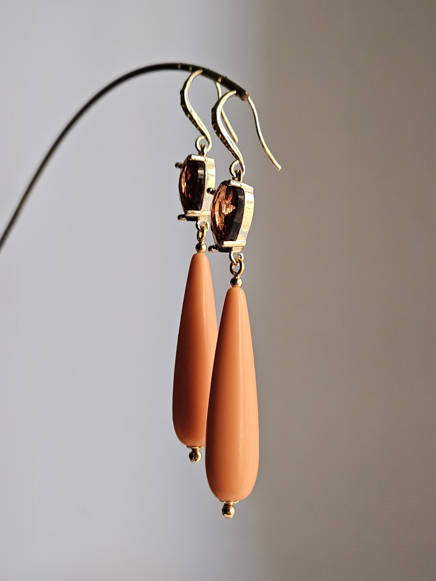 Orecchini pesca e vino