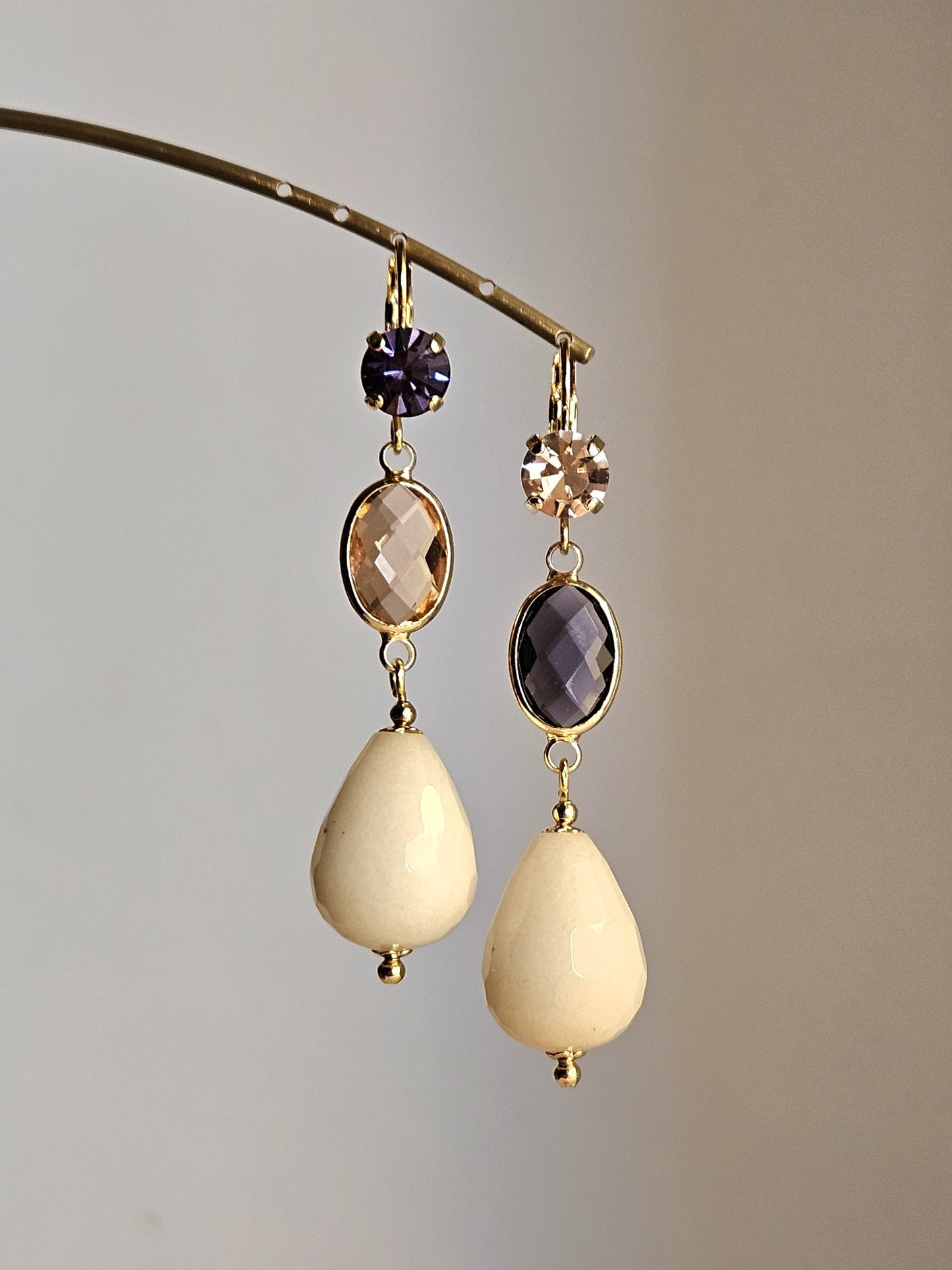 Orecchini rosa pallido e viola