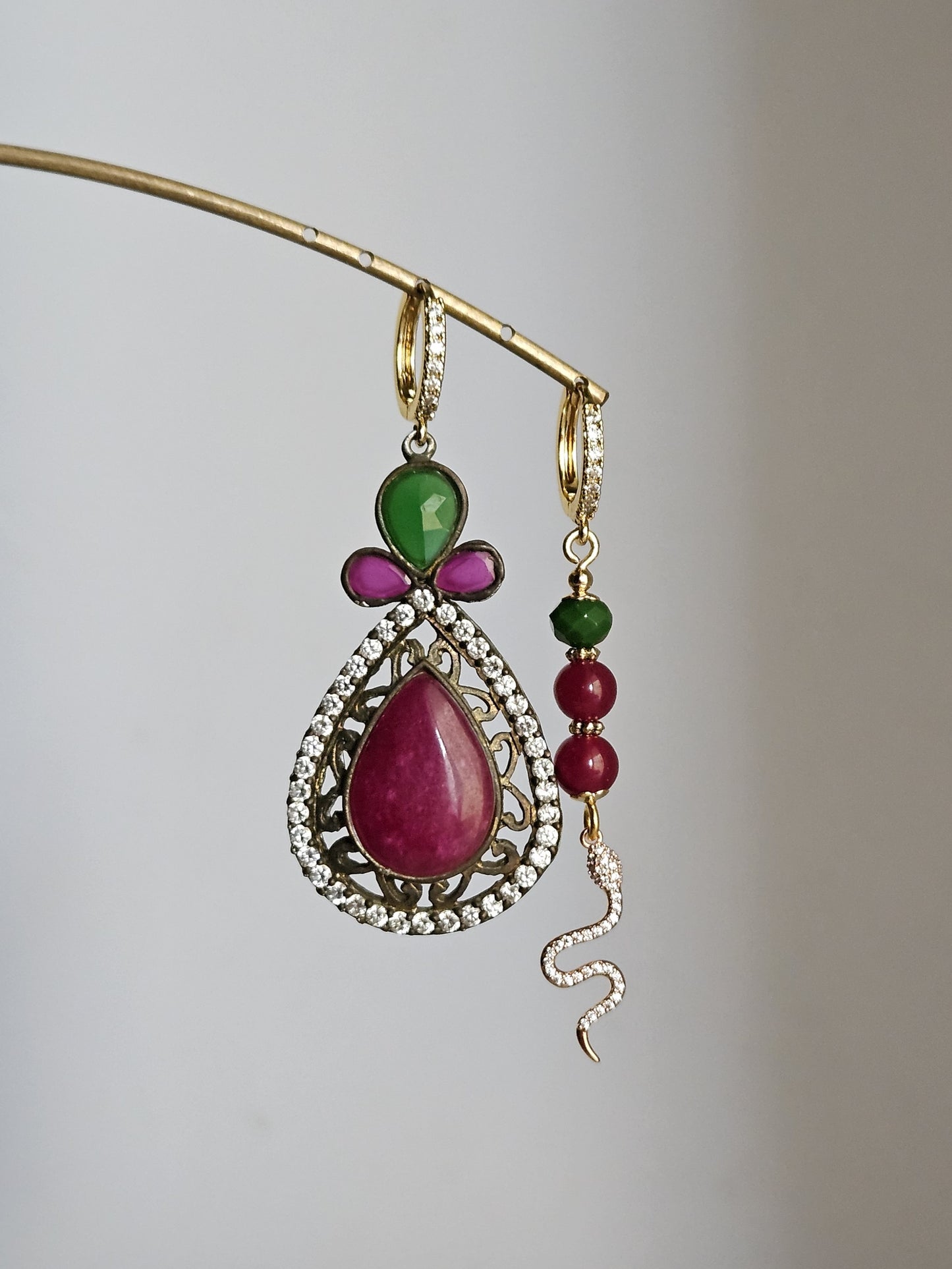 Orecchini goccia vintage e snake