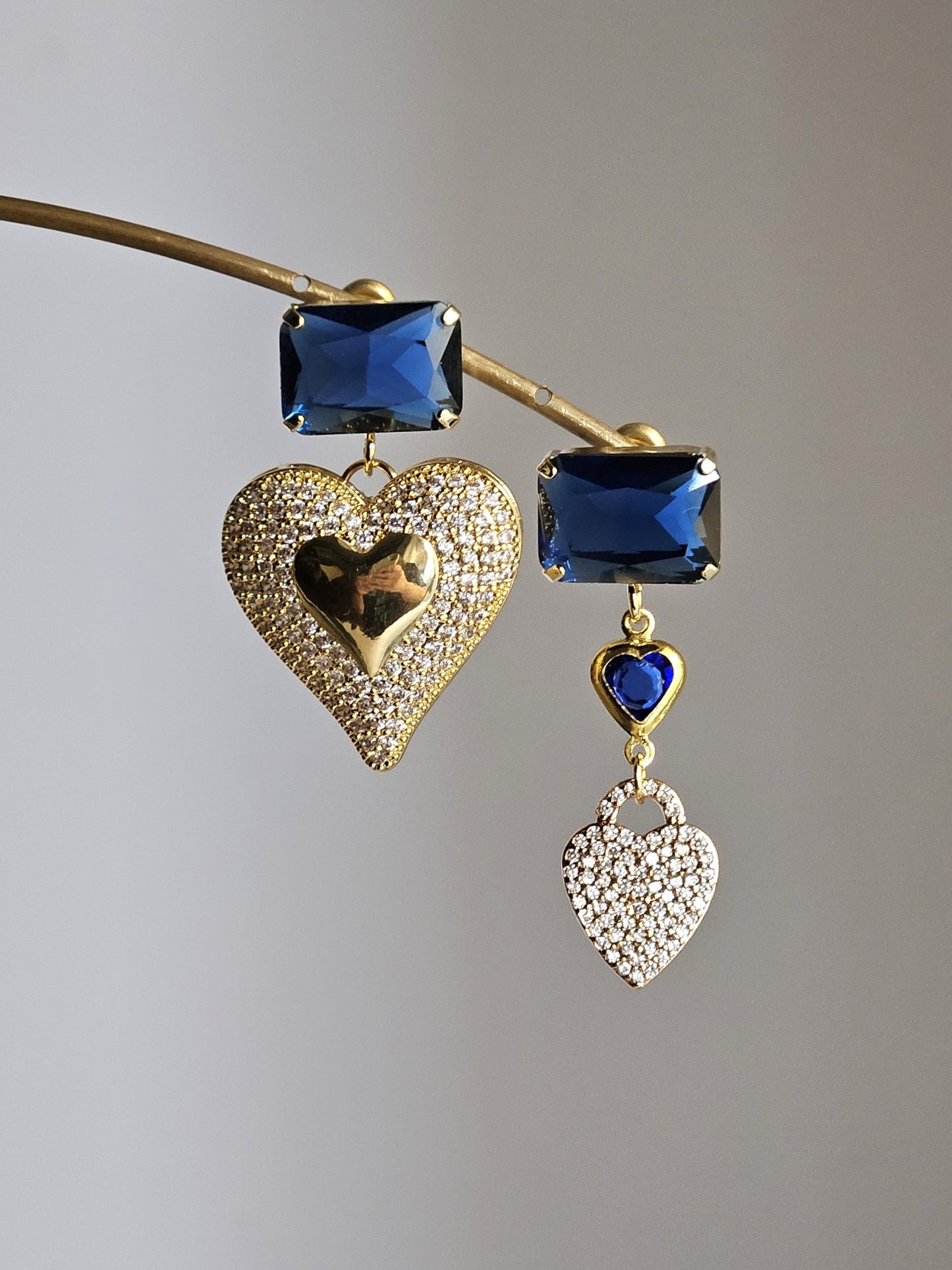 Orecchini cuore a cuore blu