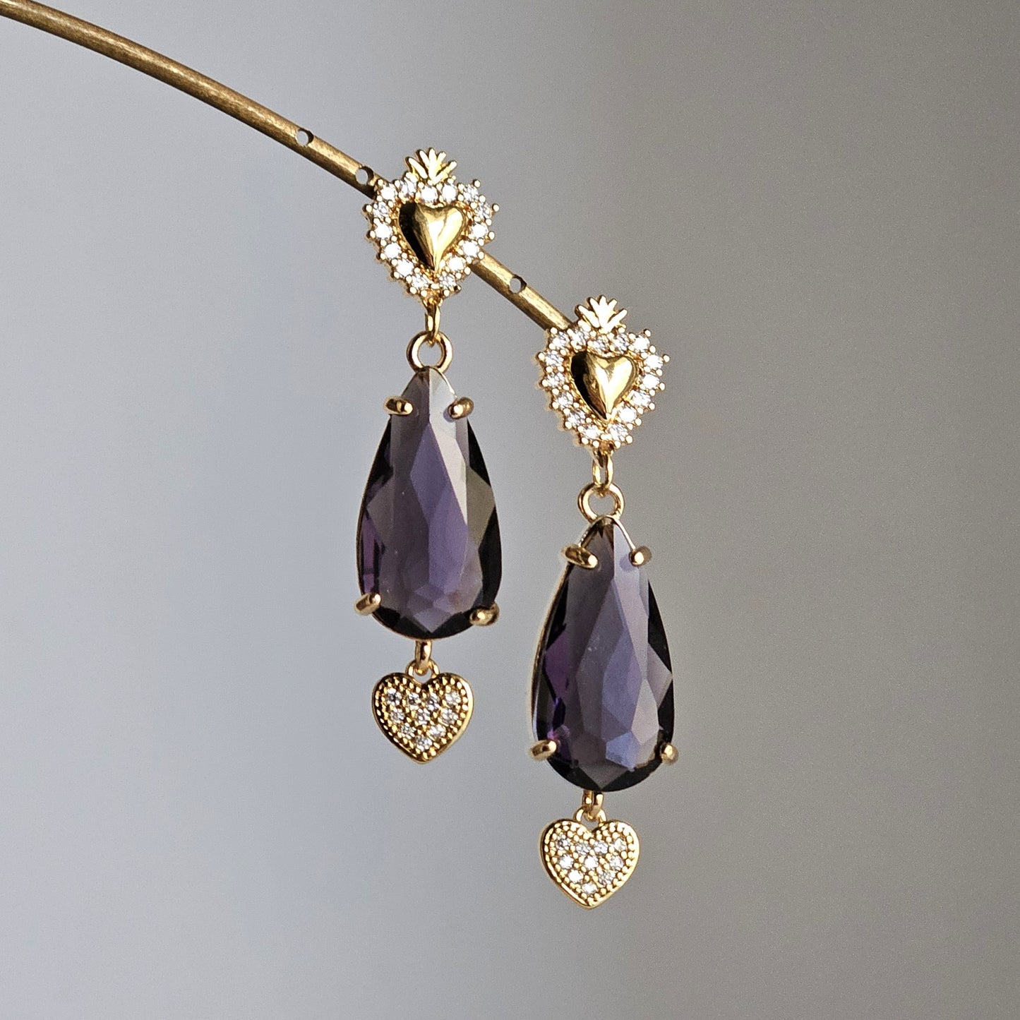 Orecchini cuore cuore sacro e viola