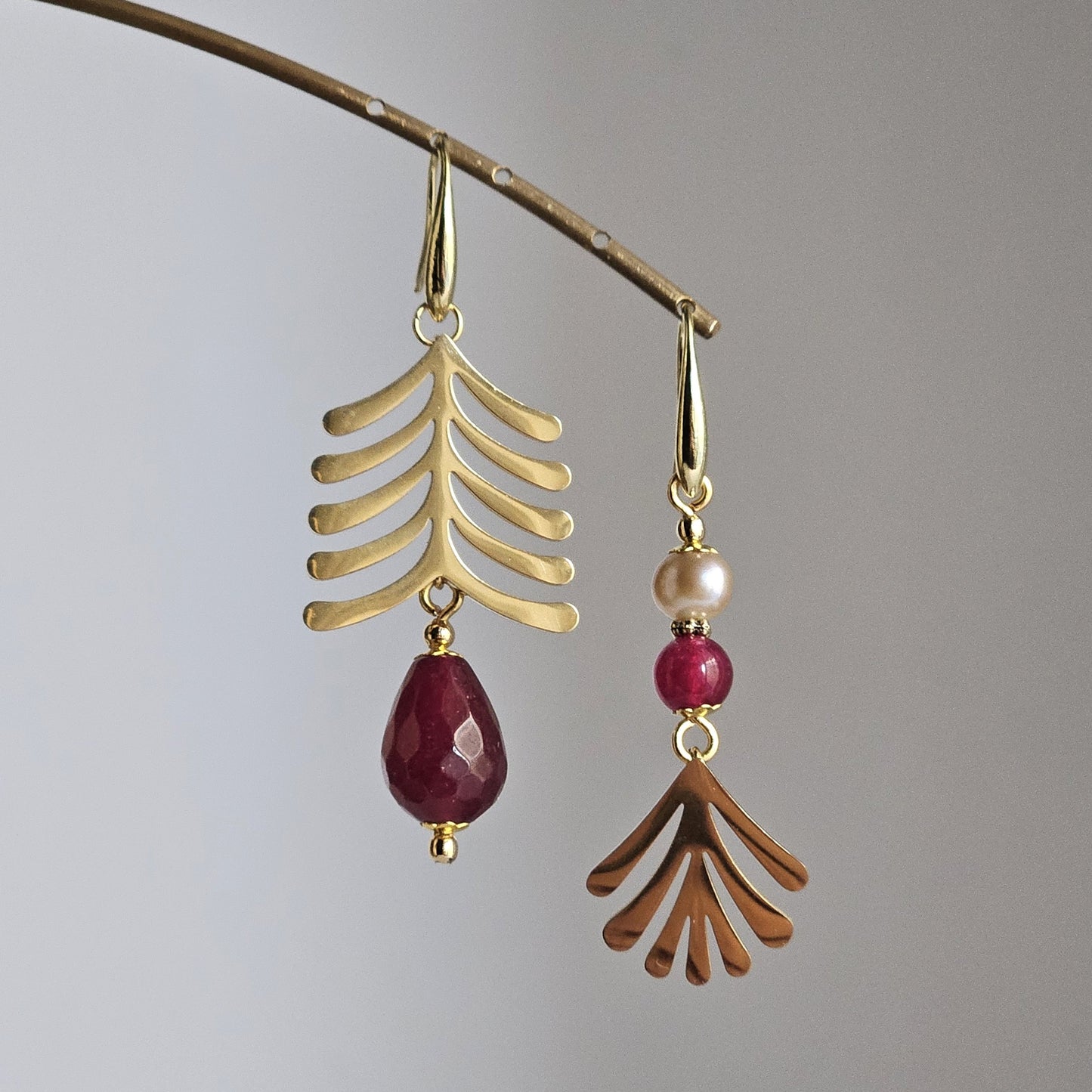 Orecchini felce amaranto perla - Contemporanea -