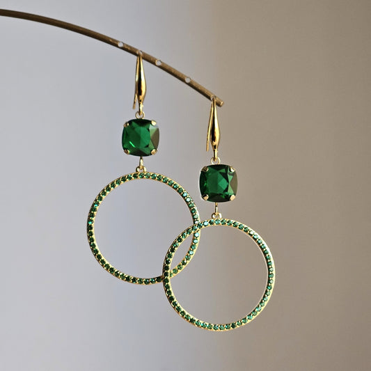 Orecchini cerchio magico e strass smeraldo