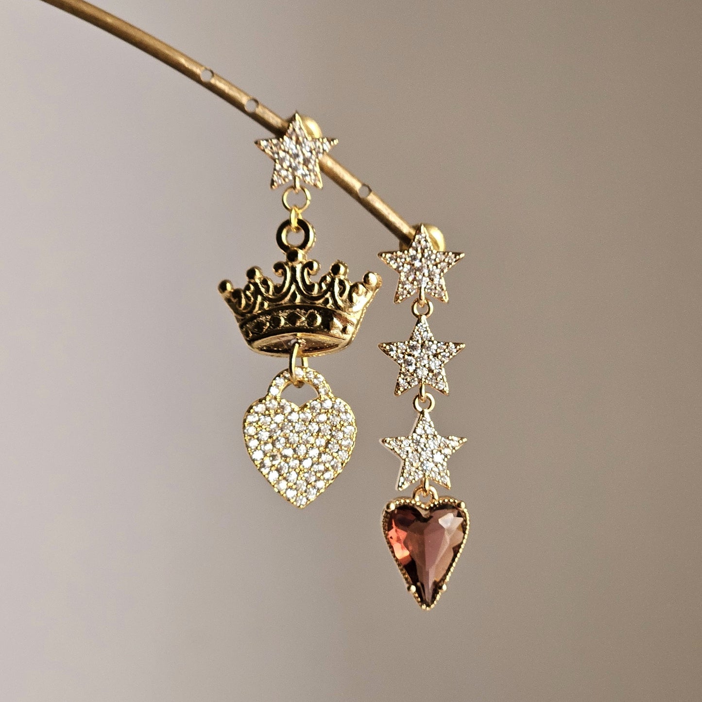 Orecchini re di cuori e stelle strass