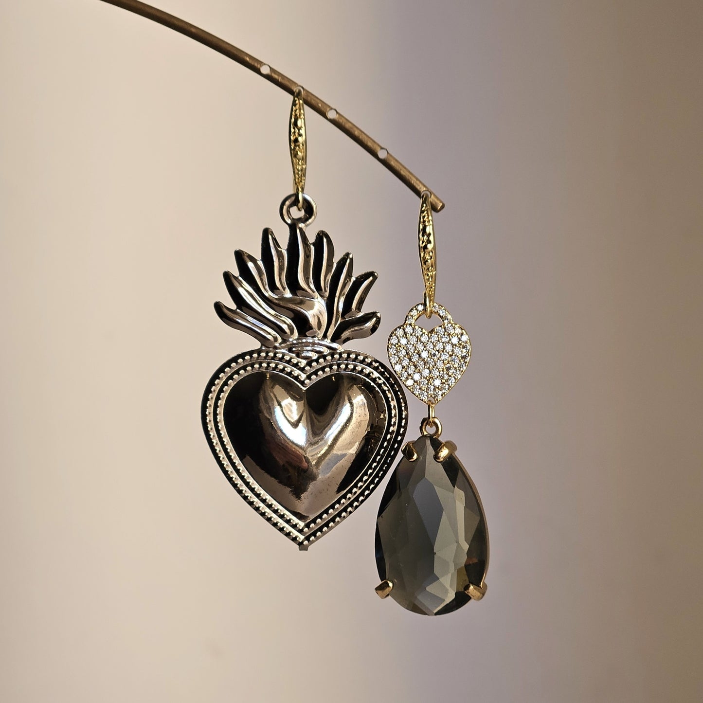 Orecchini cuore antracite e fumo