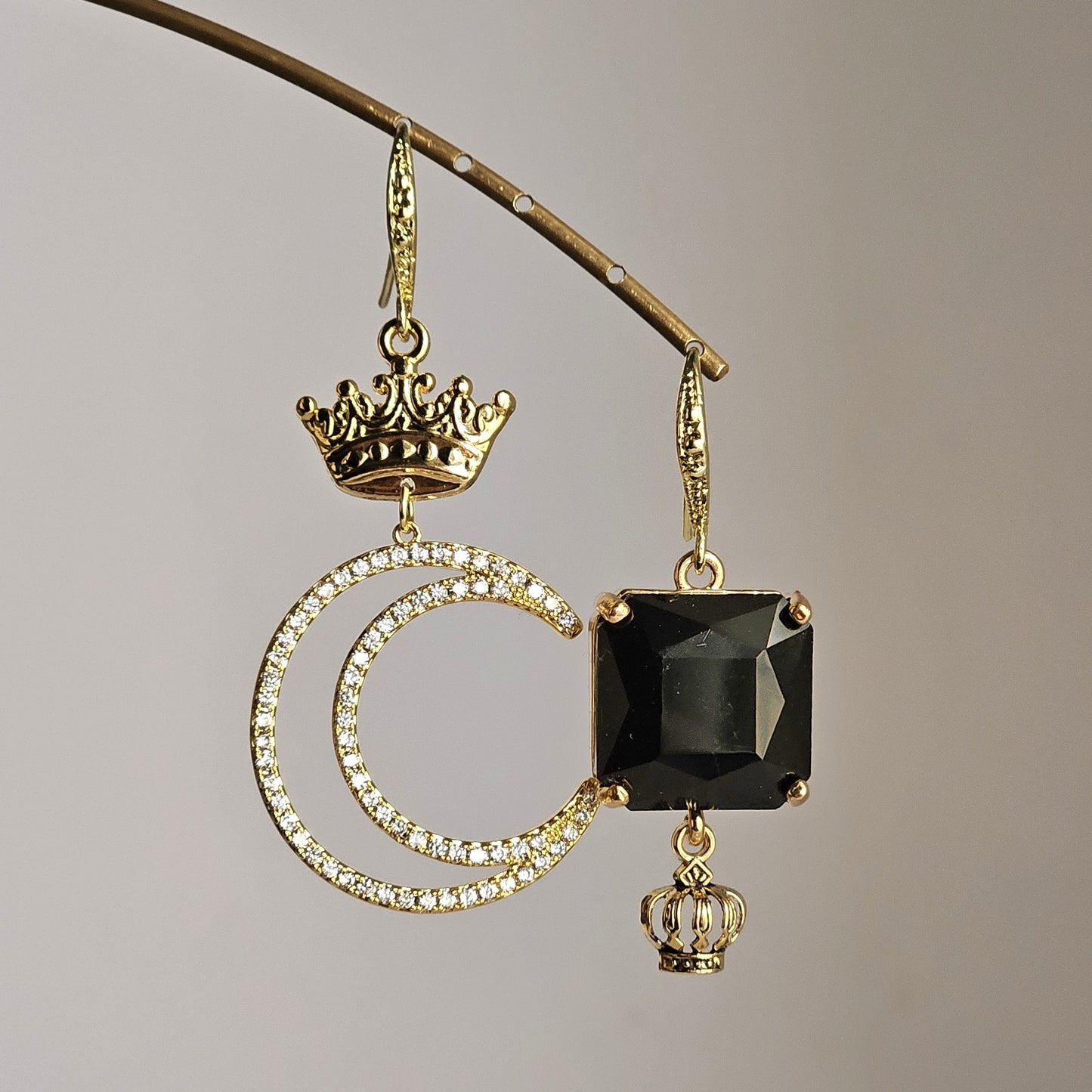 Orecchini corone luna strass e nero