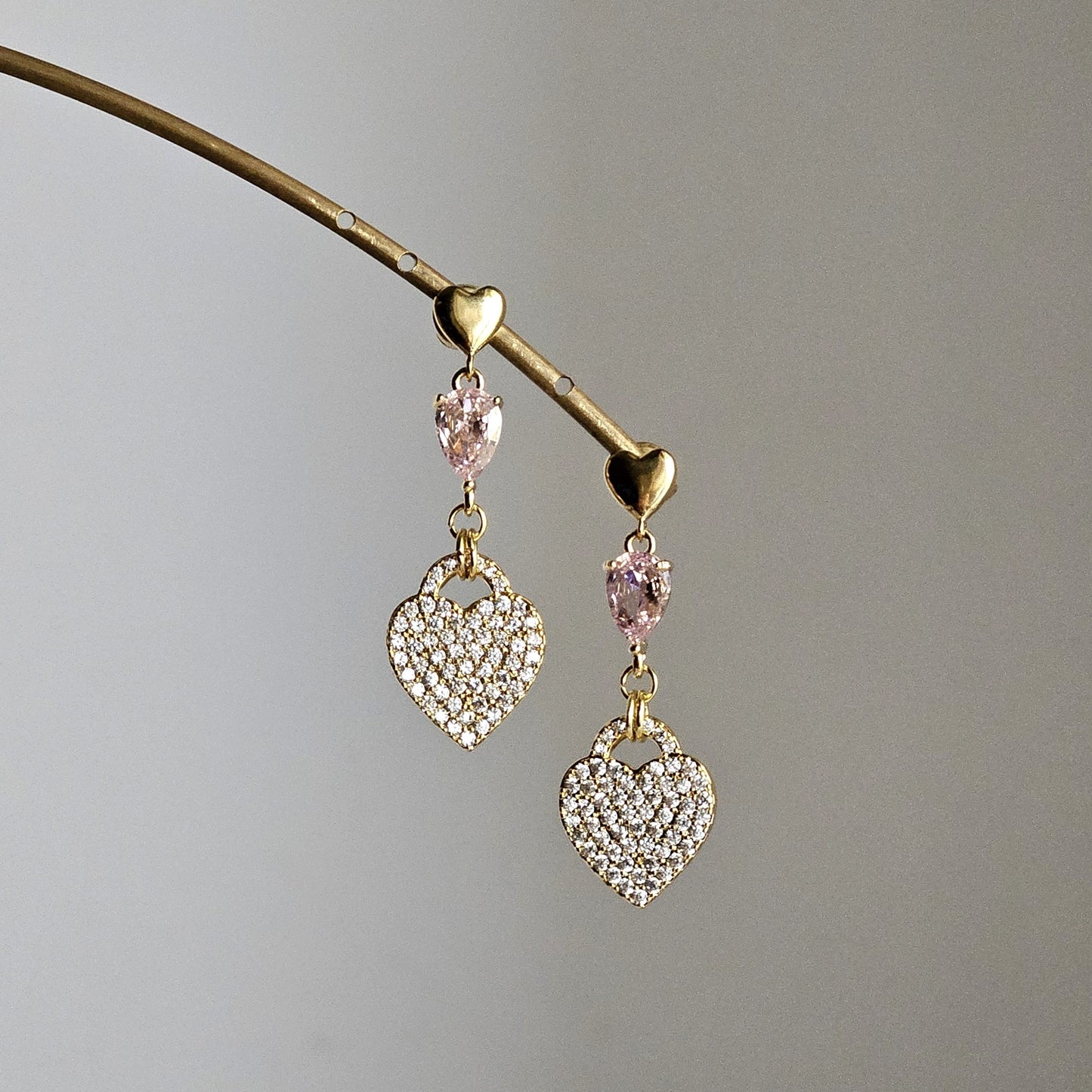 Orecchini cuore su cuore e rosa