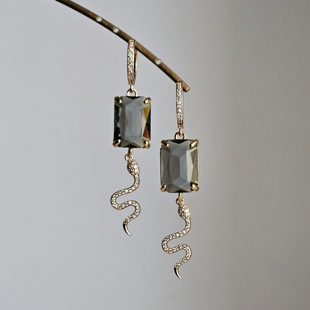 Orecchini strass fumo e snake