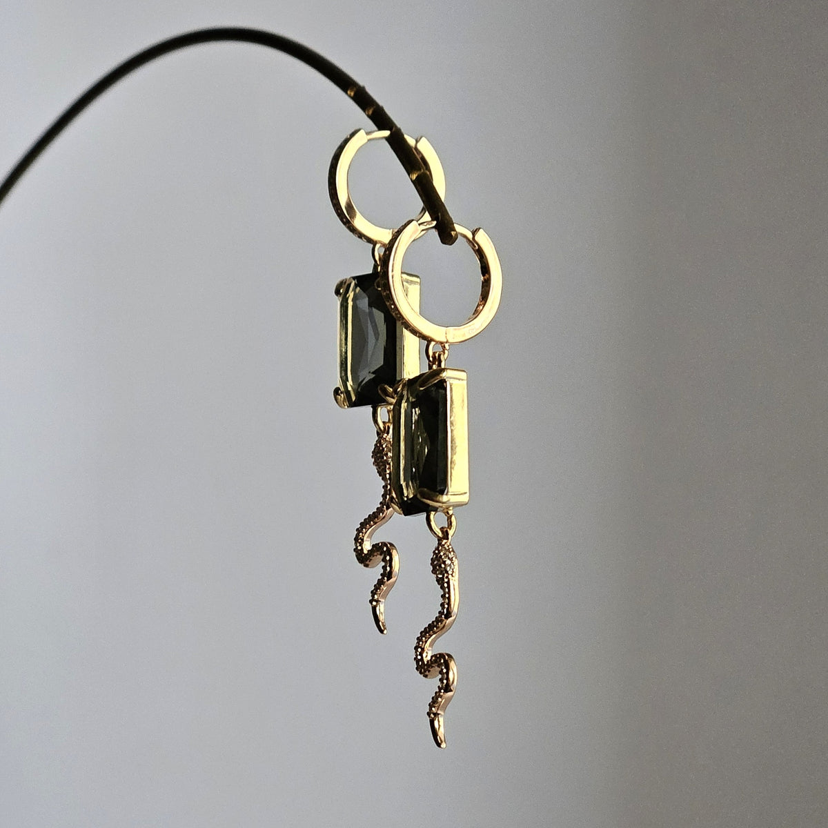 Orecchini strass fumo e snake