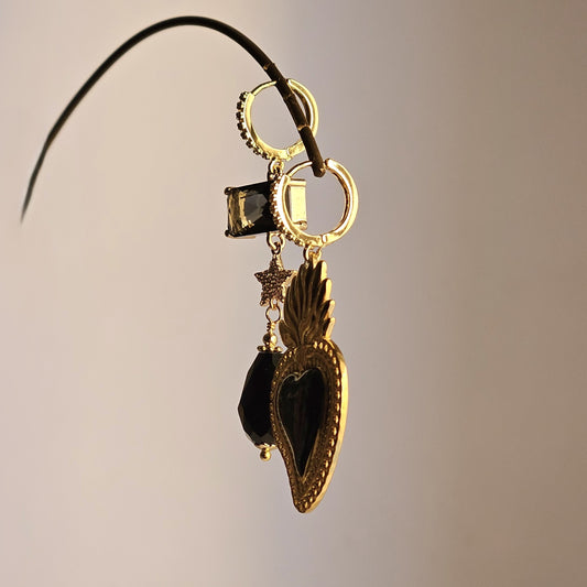 Orecchini cuore sacro nero e fumo