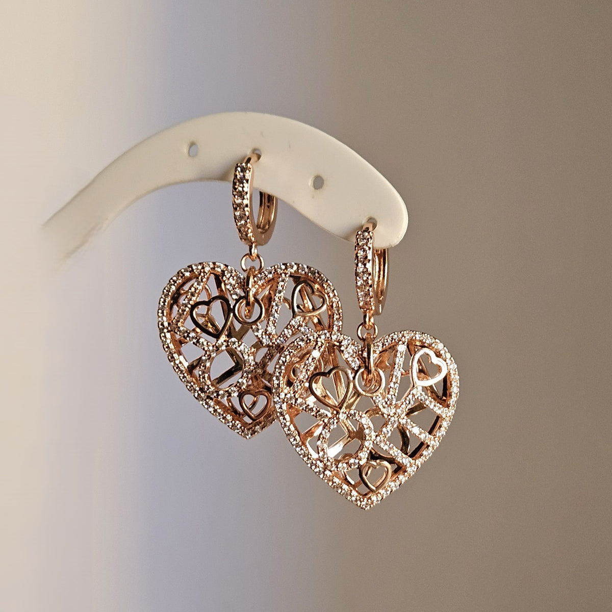 Orecchini cuore LOVE strass