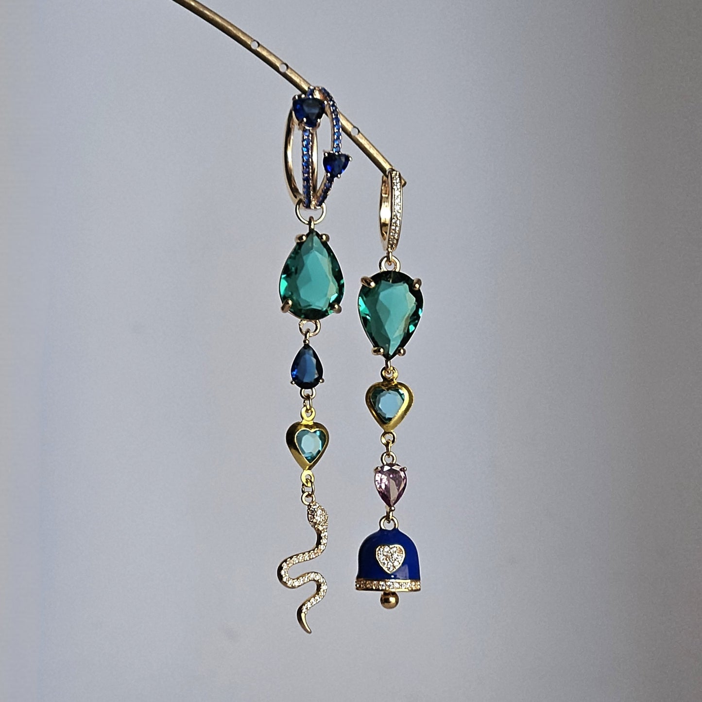 Orecchini Zehra strass smeraldo e blu