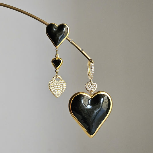 Orecchini cuori neri e strass