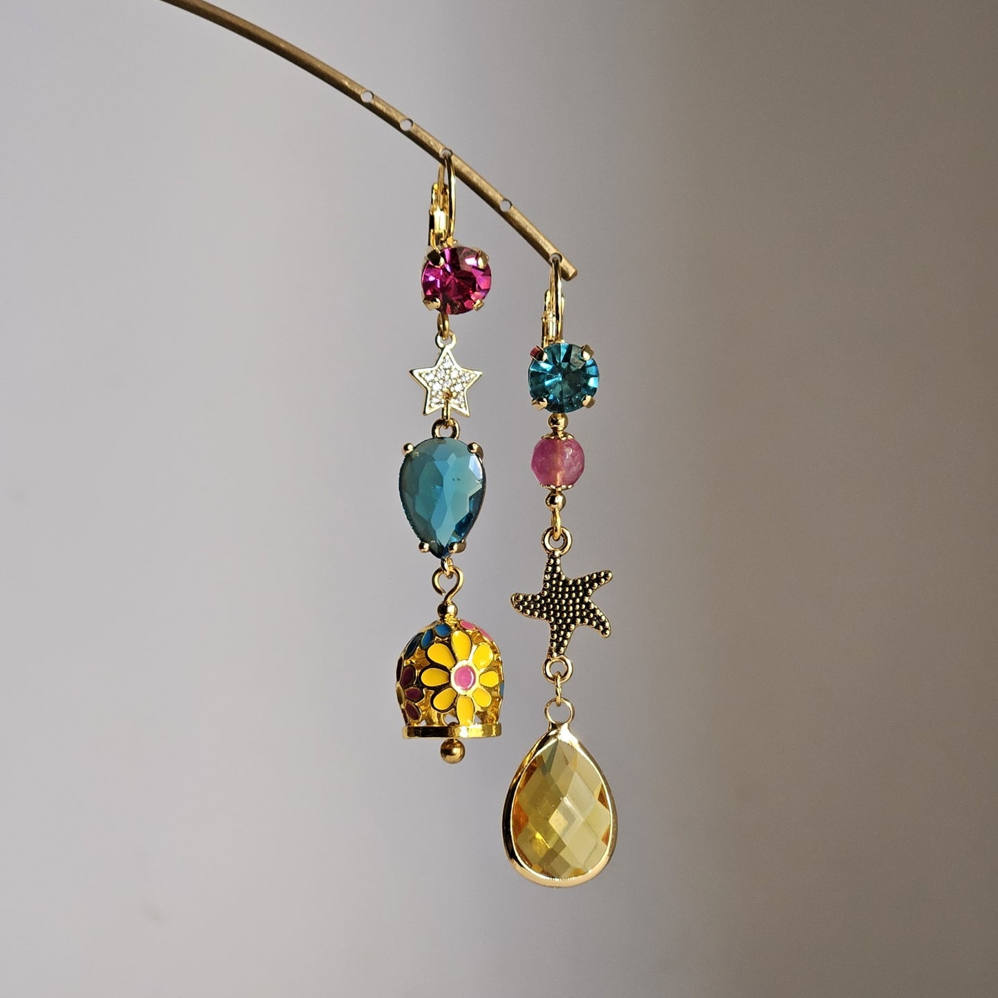 Orecchini Zehra multi-color stelle e bell