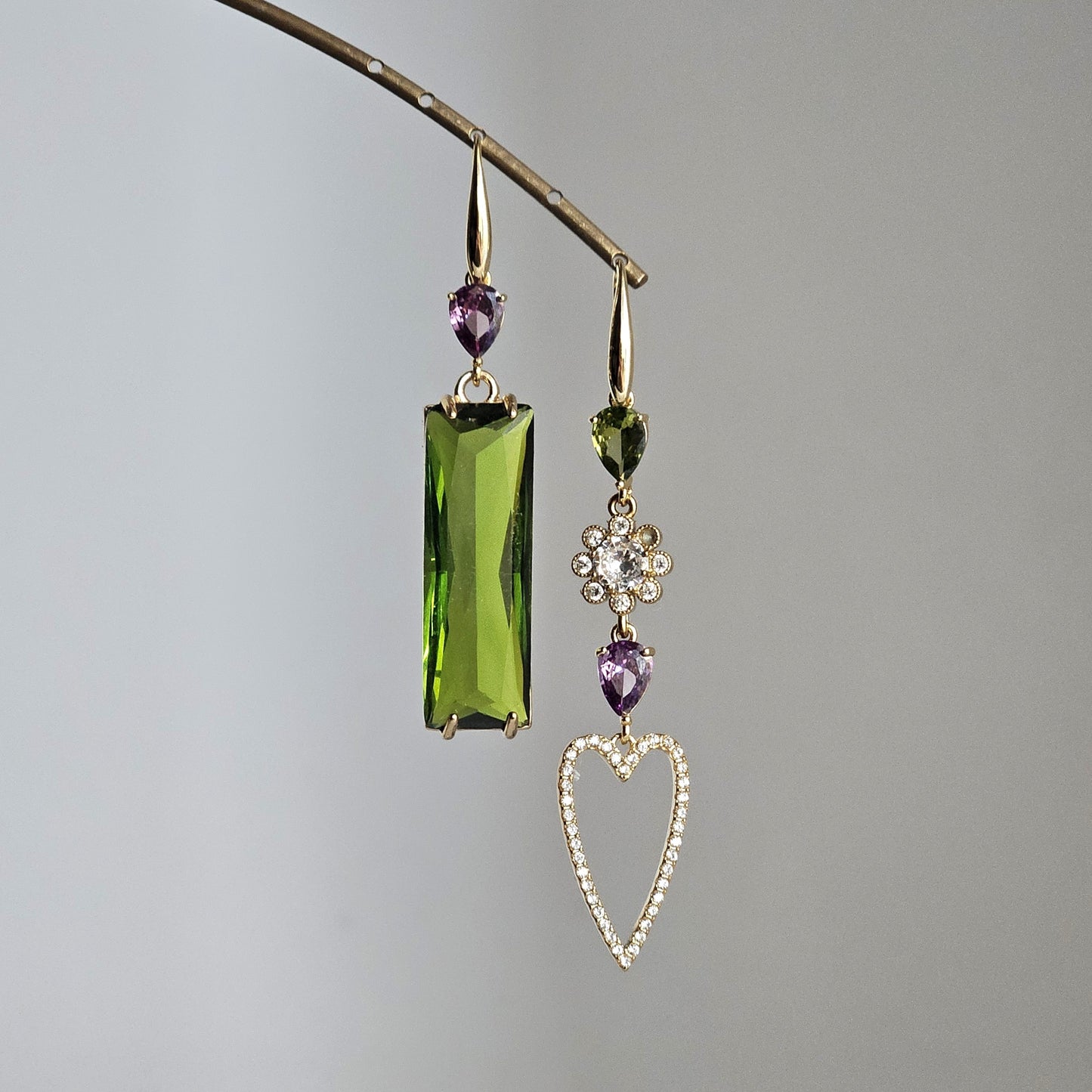 Orecchini kiwi viola margherita e cuore strass