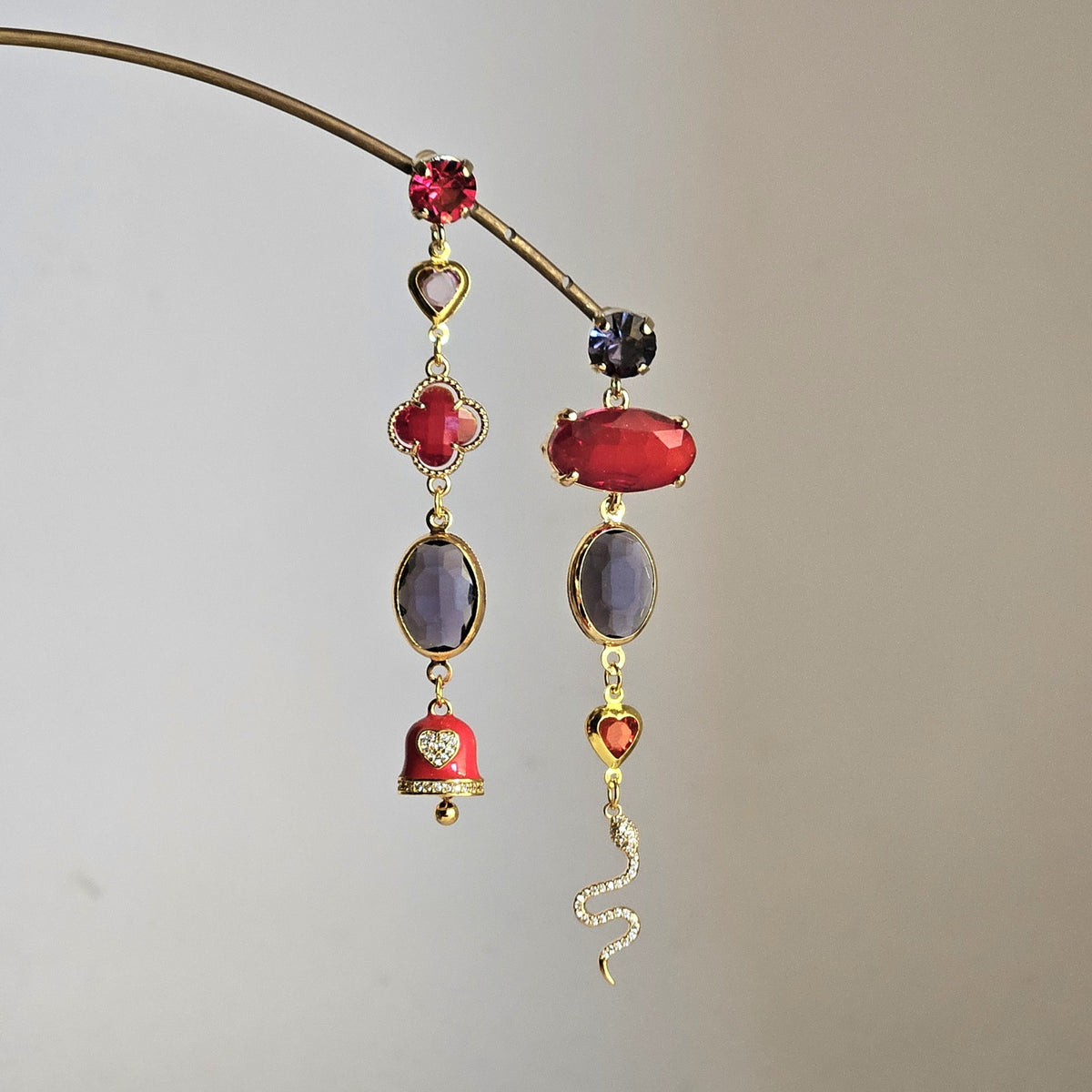 Orecchini Zehra rosso e viola - con punti luce -