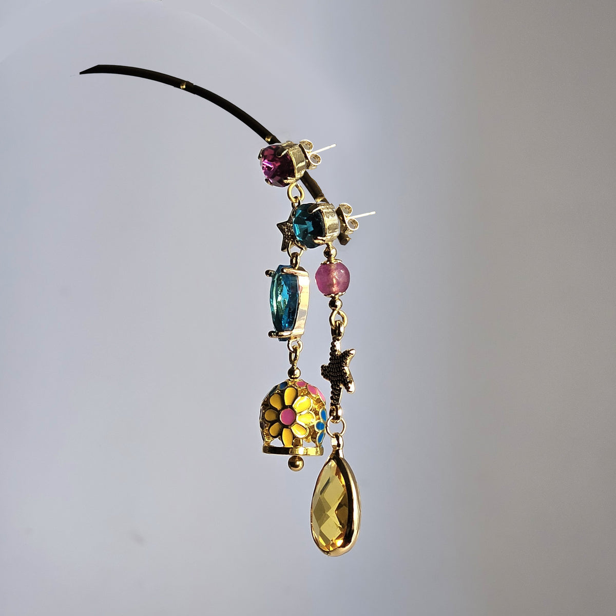 Orecchini Zehra multi-color stelle e bell -a perno-