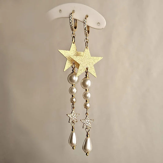 Orecchini stella diamantata e perle
