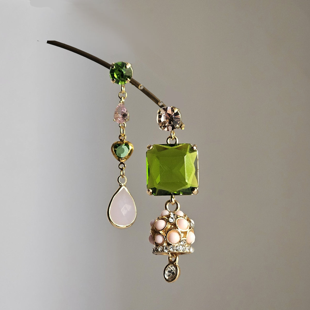 Orecchini verde kiwi e peonia -a perno-